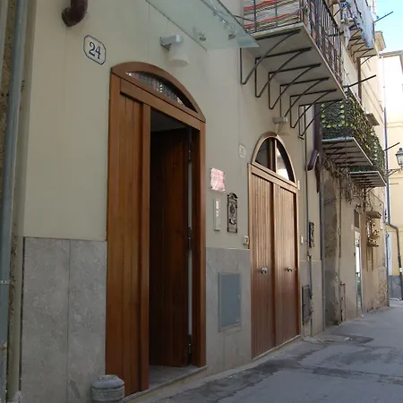 Federico Secondo 4*